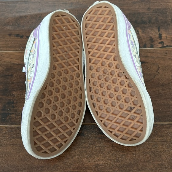 Vans toddler 11.5. Very GUC. Rarely worn before outgrowing. - Picture 5 of 8